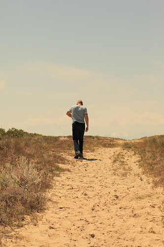 Beach Walker (via <a href="http://www.flickr.com/photos/pinksherbet/4593577431/">Pin Sherbet Photography</a>) Beach Walker (via <a href="http://www.flickr.com/photos/pinksherbet/4593577431/">Pin Sherbet Photography</a>)